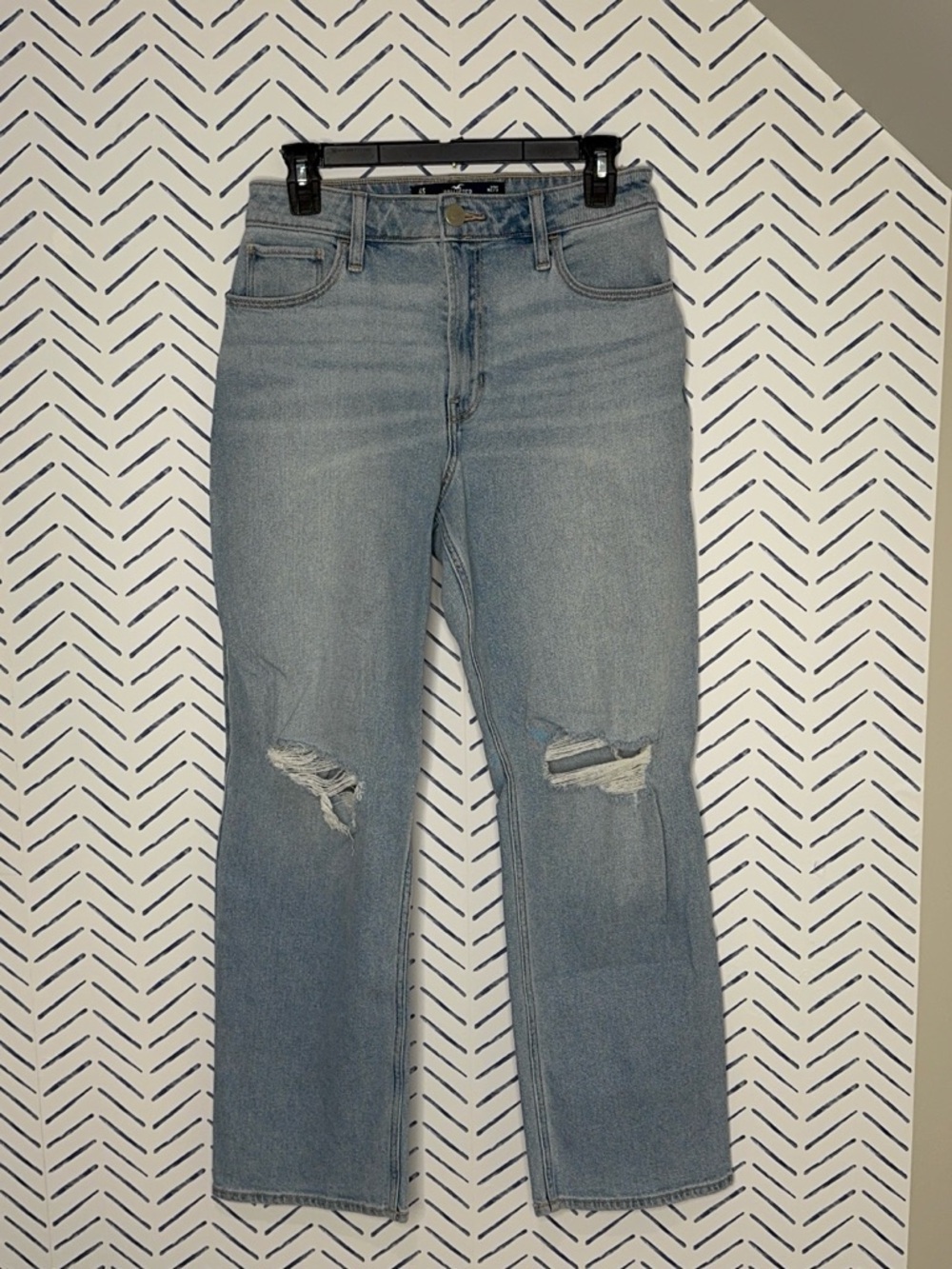 Hollister ultra High Rise Dad Jean distressed stretch Size 27” - Picture 1 of 3